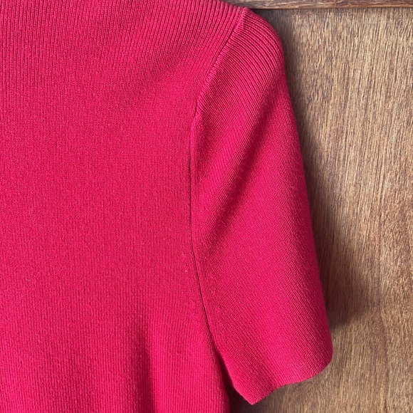 Liz Claiborne red scoop neck tee size Med - Picture 4 of 7